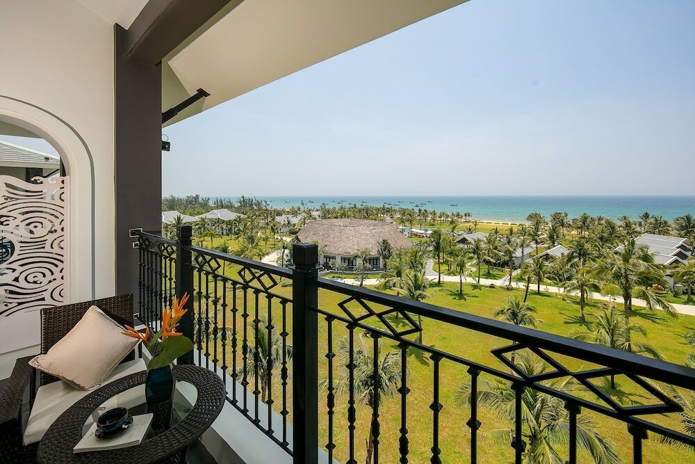 Фото Bliss Hoi An Beach Resort & Wellness