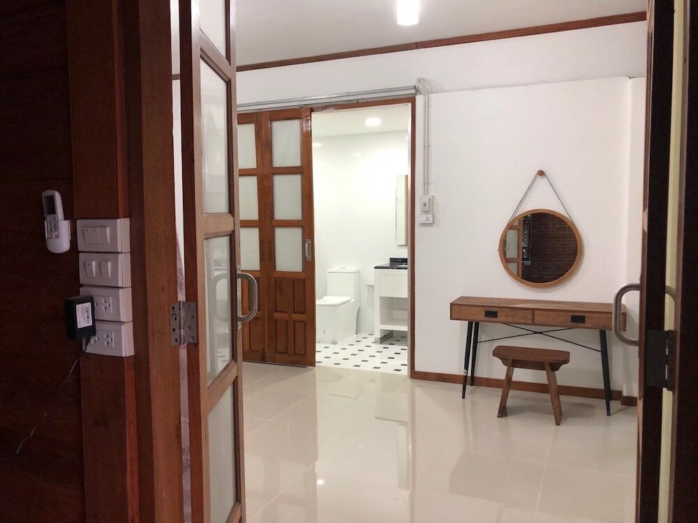 Фото Tha Ma-O Bouteak Homestay