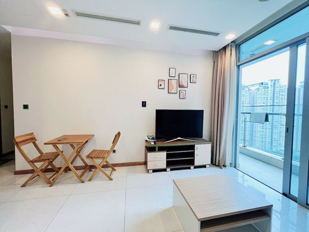 Фото Luxury Landmark - Linh's Apartment