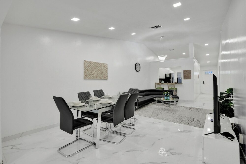 Фото The Lake House in Fort Lauderdale