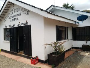 Гостиница White House Lounge & Guest House в Элдорете