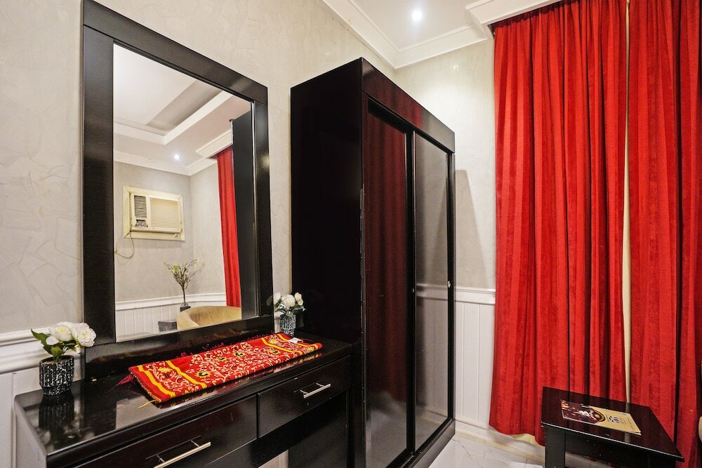 Фото Oyo 649 Al Thuraya Palace Apartments