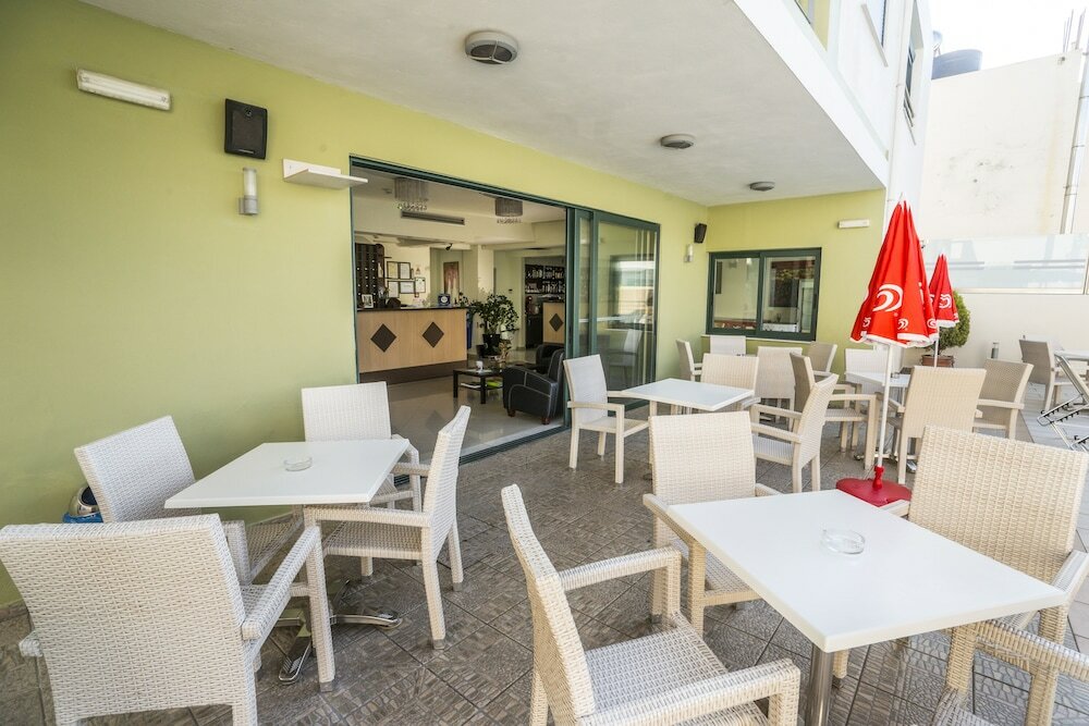 Фото Athina Beach Hotel