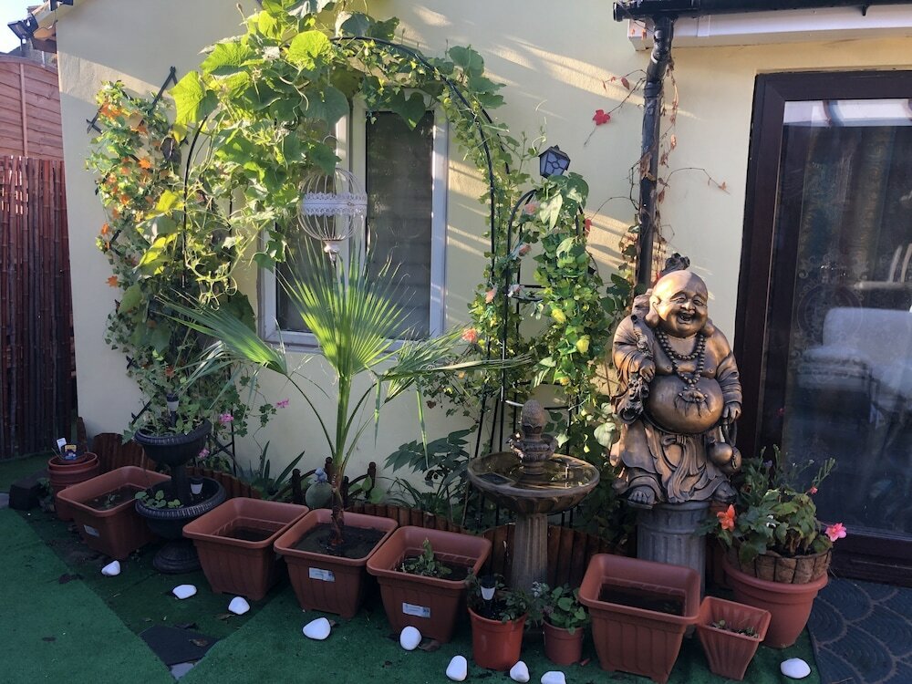 Фото Centrally Located 4 Bedroom House