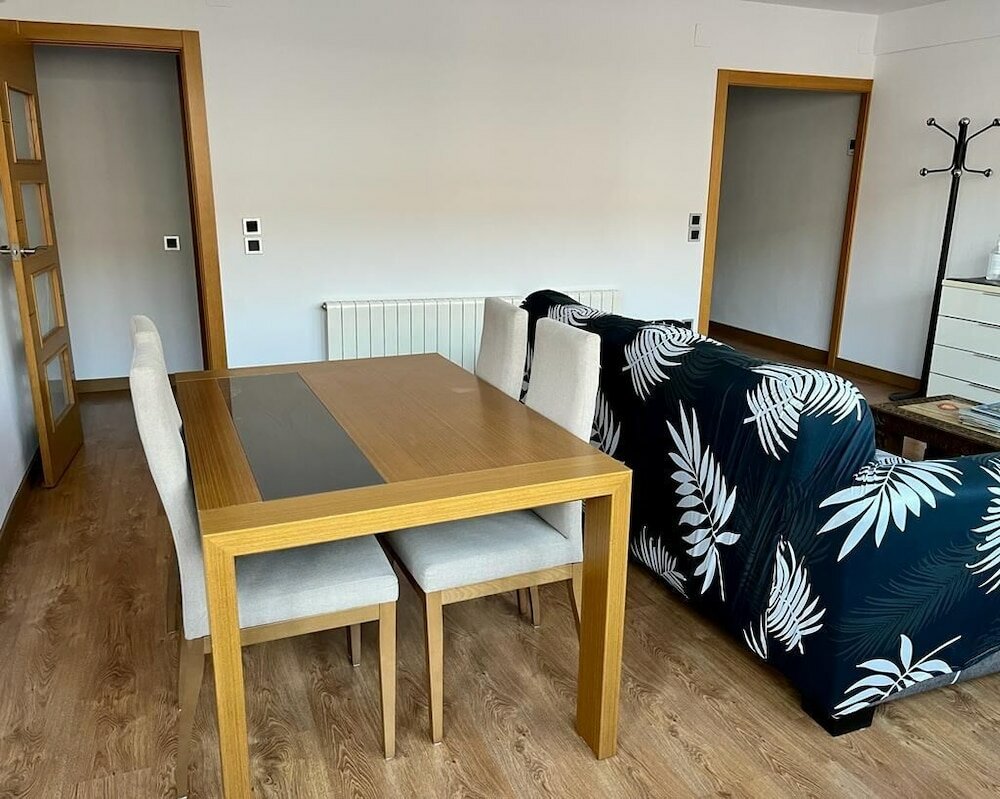 Фото Amplio apartamento cerca Fira y Centro