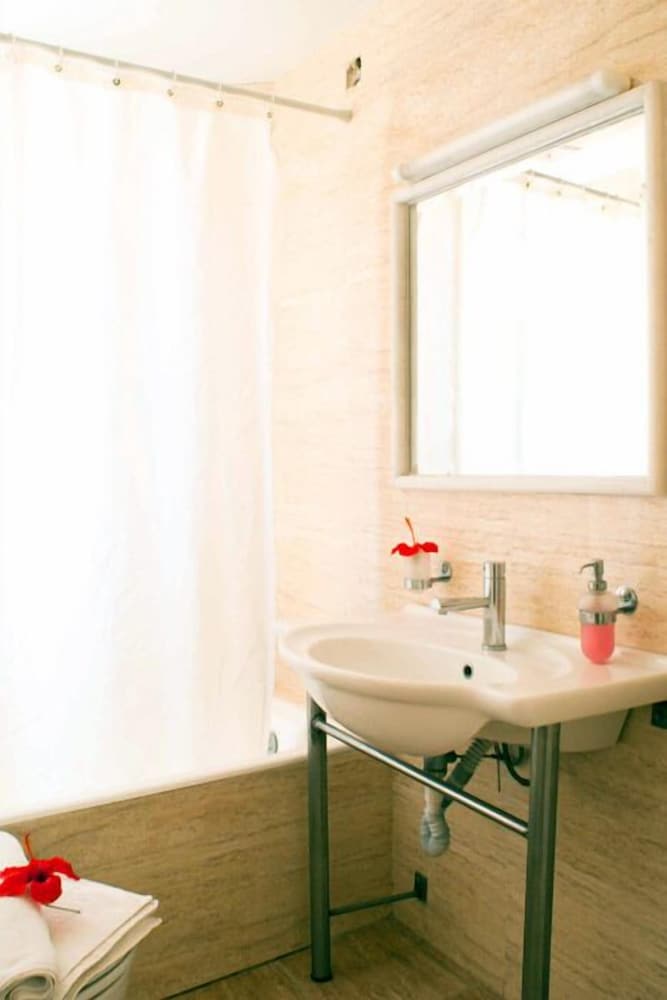 Фото Semiramis Suites