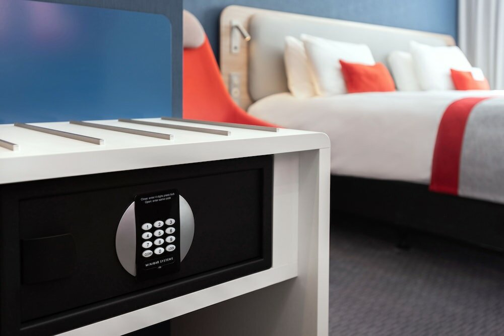 Фото Holiday Inn Express Rouen Centre - Rive Gauche by Ihg