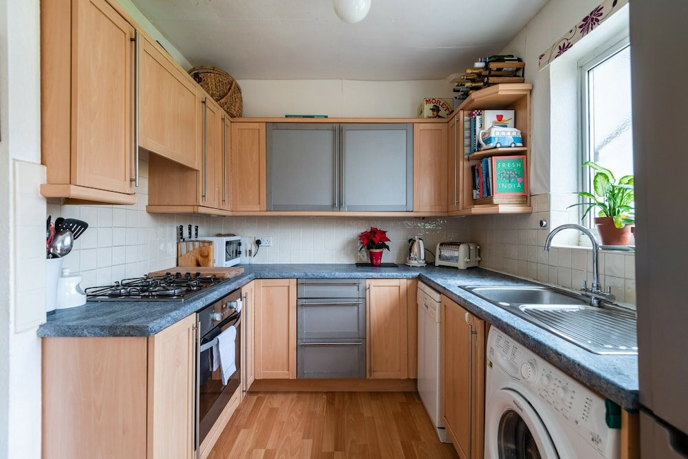 Фото Charming Victorian Family Home in Wimbledon