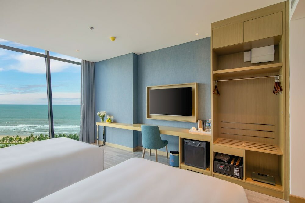 Фото Awaken Danang Hotel