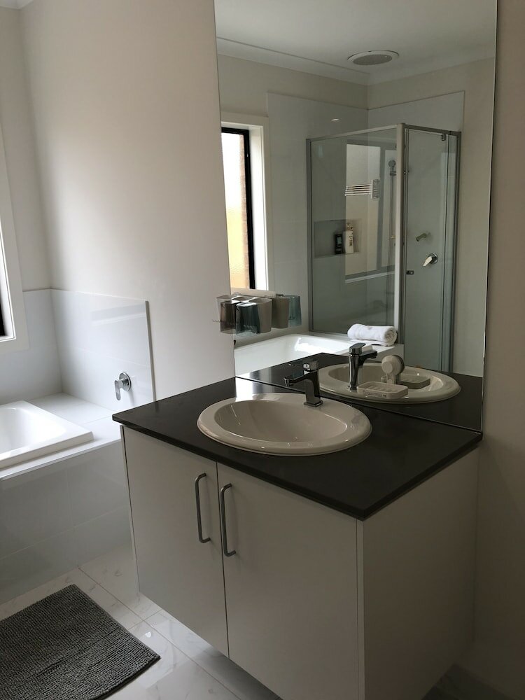 Фото Apple House Upper Point Cook