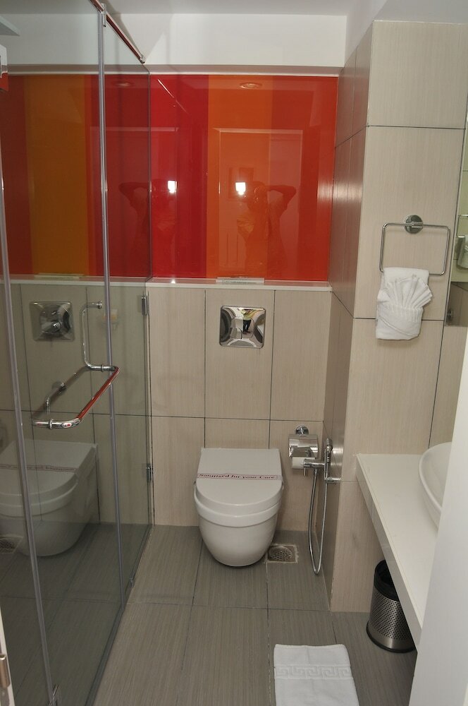 Фото Icon Select by Bhagini