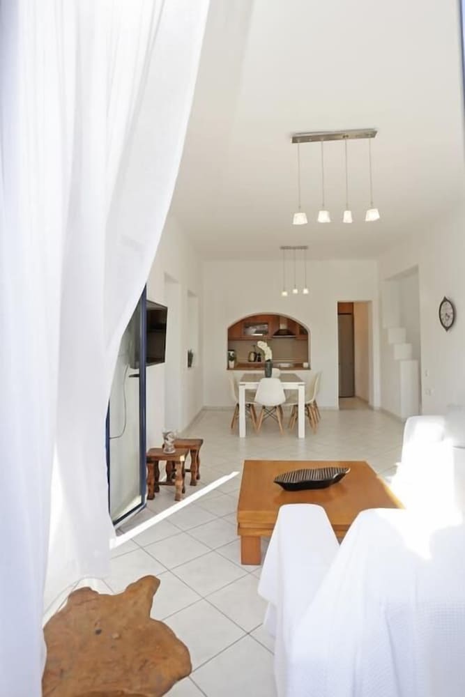 Фото Villa Aella