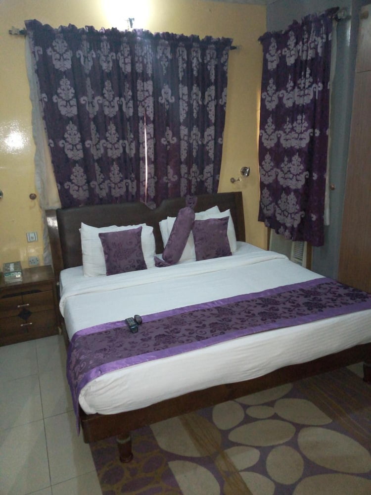 Фото Erith Apartments and Suites