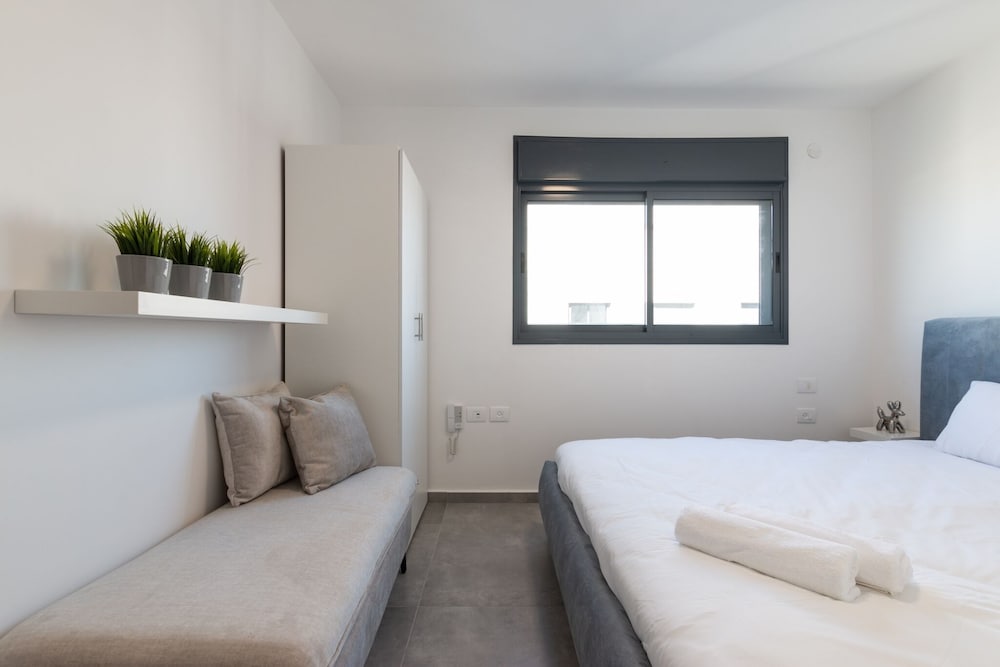 Фото Luxury Apt 3 Br New Tower Parking