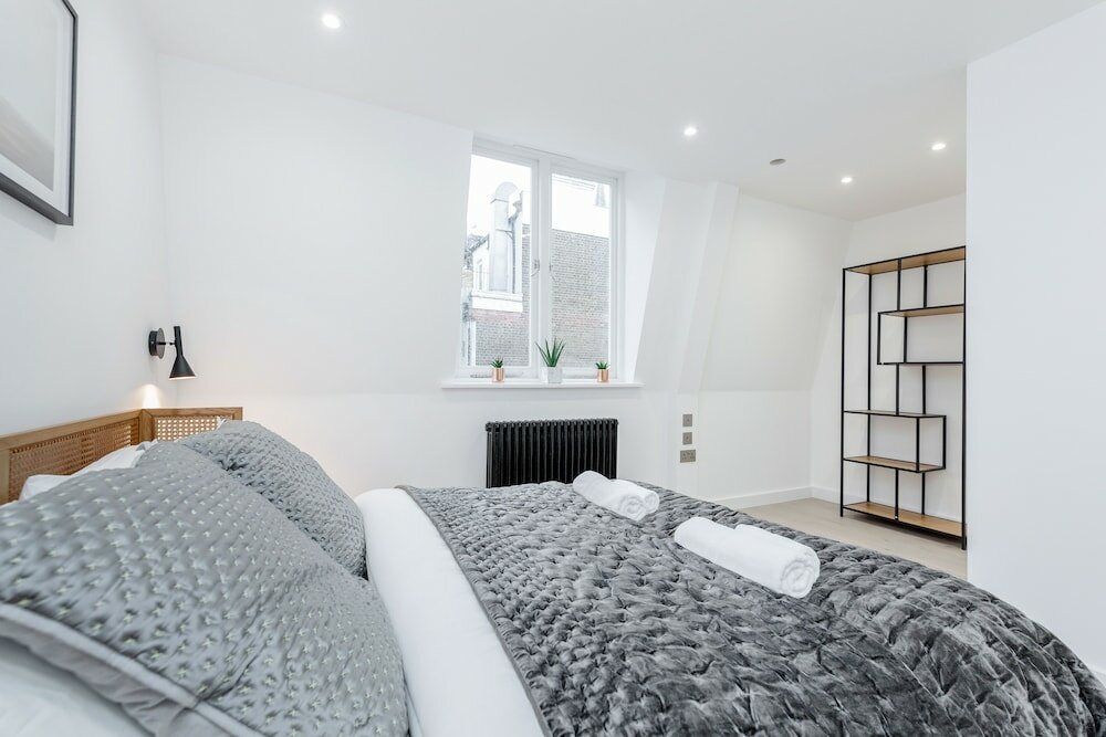 Фото Perfect Holiday Escape - 1 and 2 Bedroom Deluxe Apartments at Liverpool Street