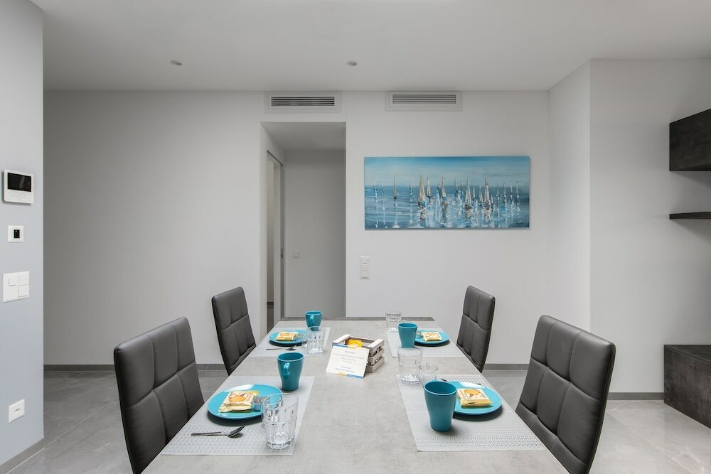 Фото Promenade Apartments