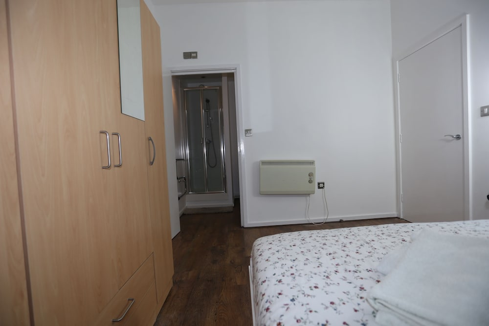 Фото Beautiful 2 beds Woolwich Central Apt