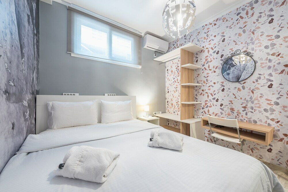 Фото Welcoming Koukaki Home by Cloudkeys