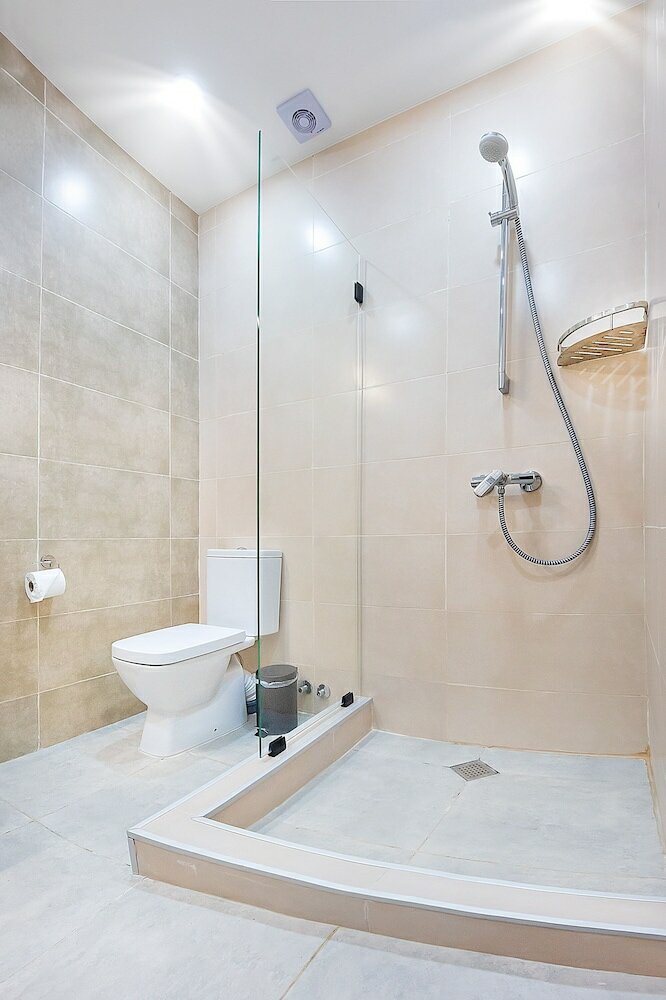 Фото Solo Grand Boshuri Hotel