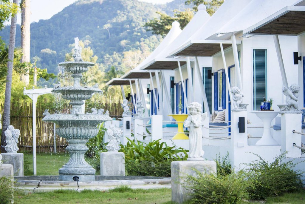 Фото The White Knot Koh Chang