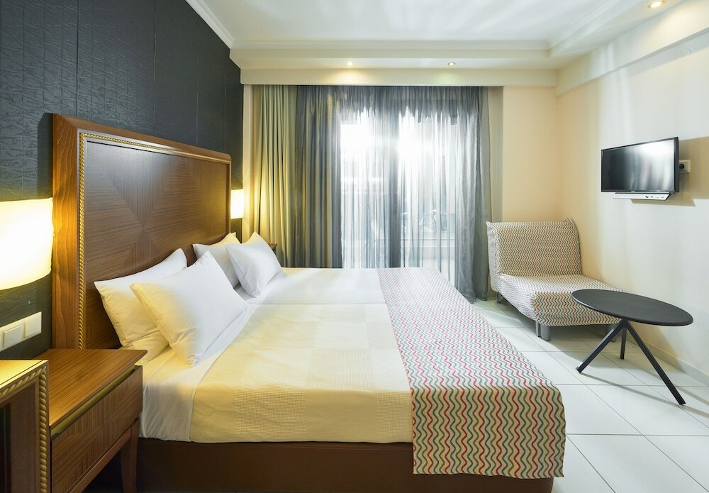 Фото Hotel Mediterranean Resort