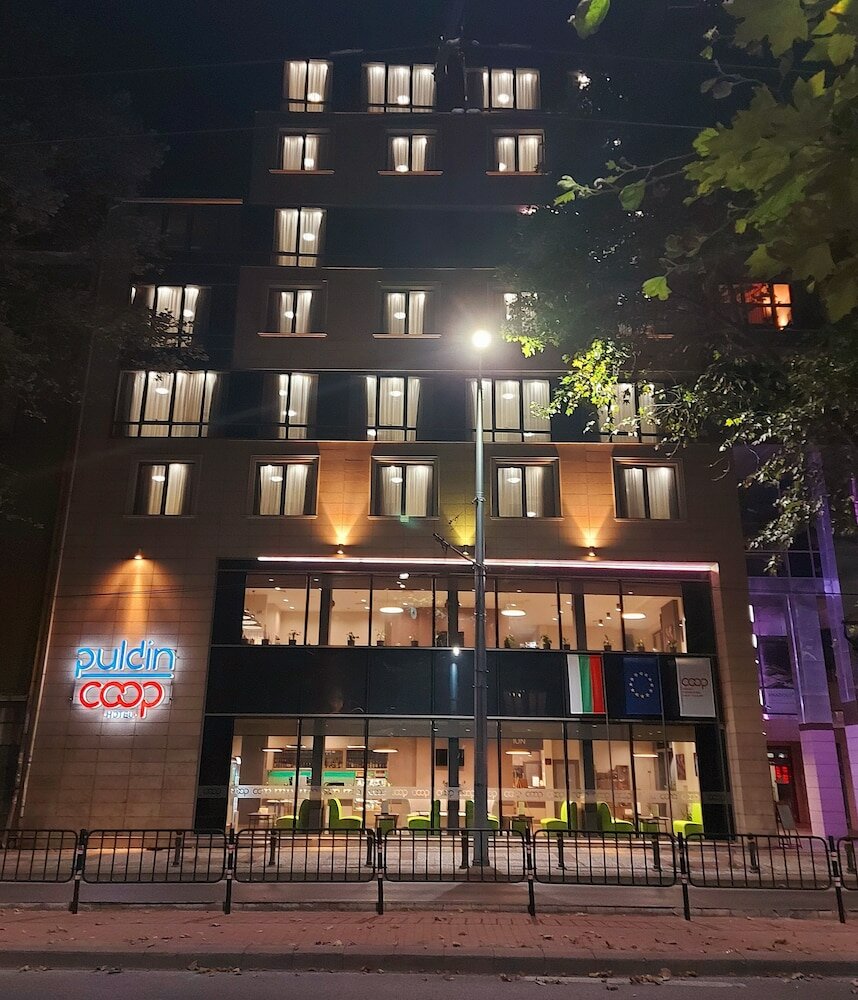 Фото отеля 1