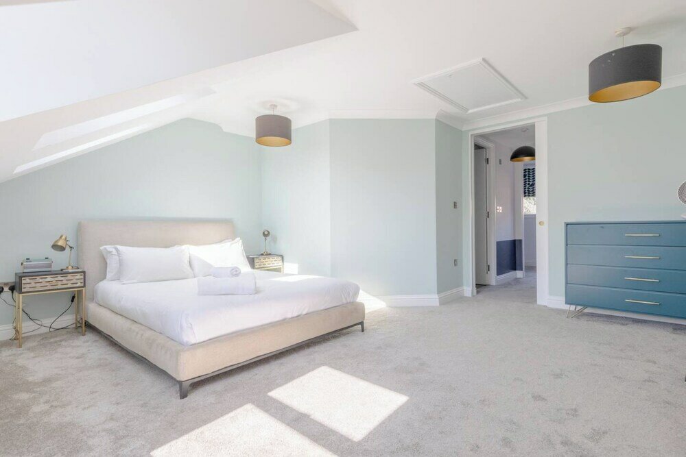 Фото Beautiful & Modern 3bd House- Kennington!