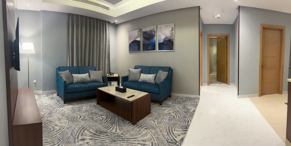 Фото Level Nine Hotel