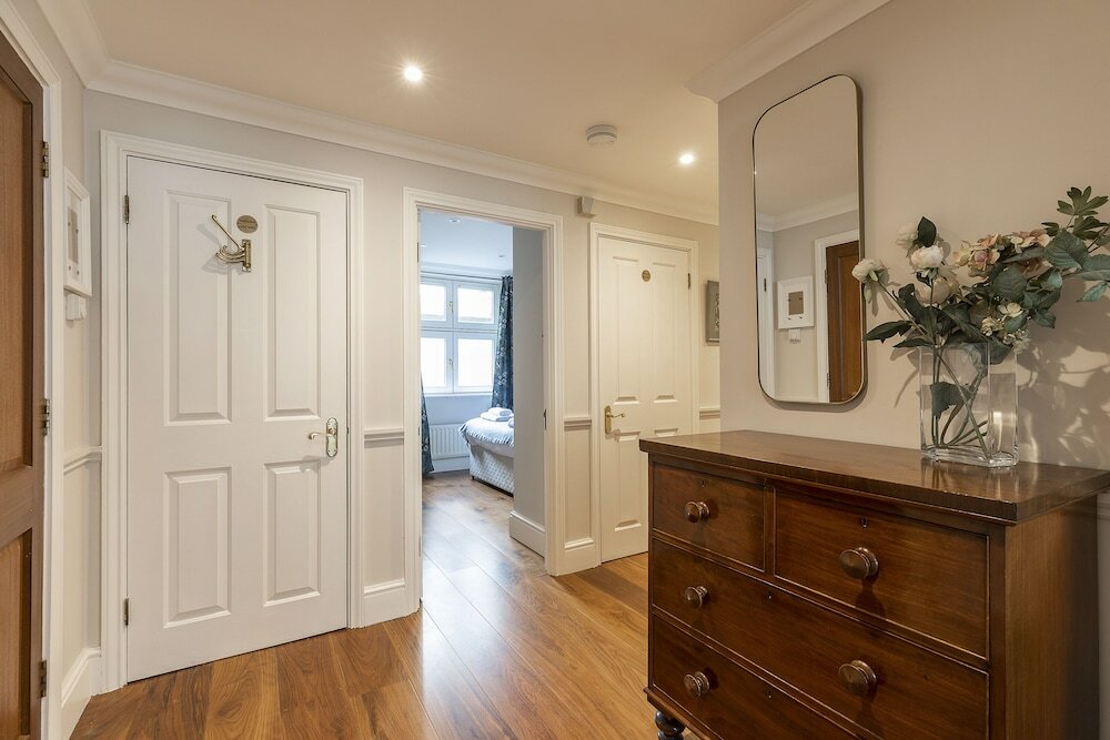 Фото Altido Beautiful 2 bed apt in Mayfair, close to Tube