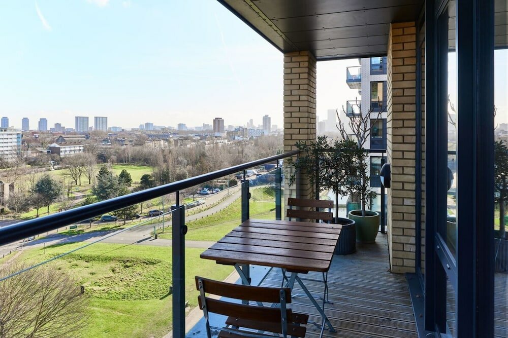 Фото Beautiful 1 Bedroom With Balcony Near Mile End