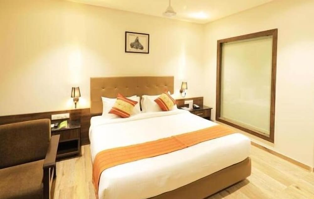 Фото Отель The Byke Suraj Club