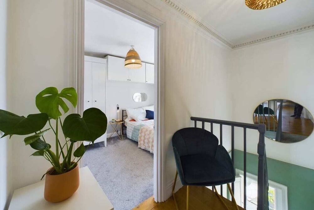 Фото The Dalston Hideout - Captivating 2bdr Flat