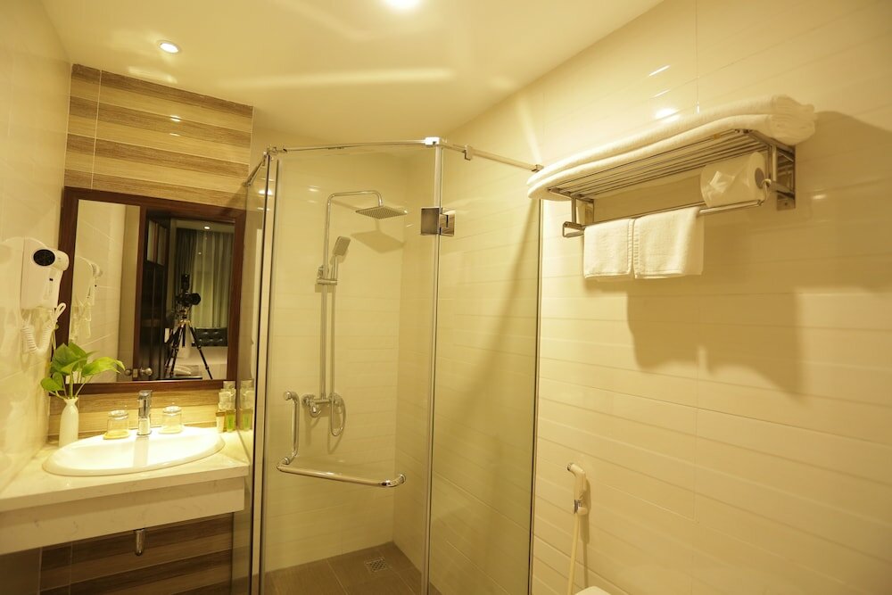 Фото Adeline Hotel