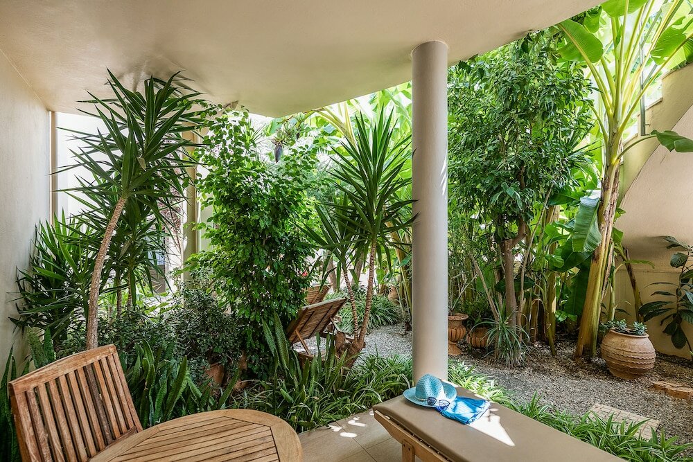 Фото Forum Suites