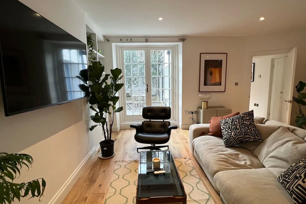Фото Spacious and Bright 1 Bedroom Flat in Notting Hill