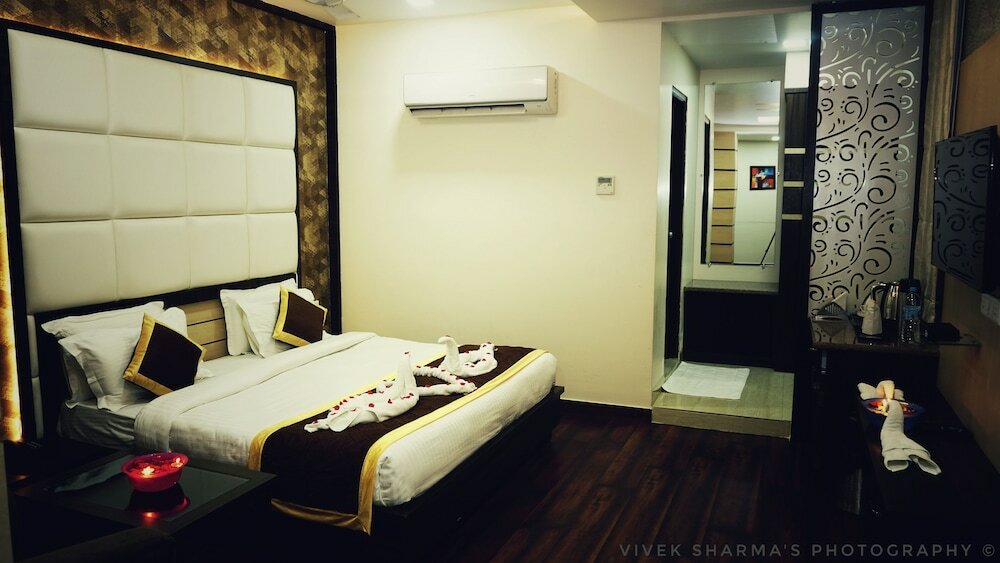 Фото Hotel Golden Laurel Inn