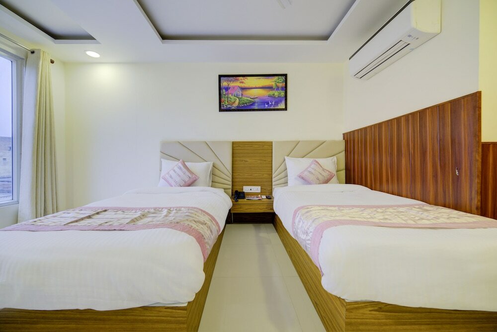 Фото Hotel D'Capitol Delhi Airport