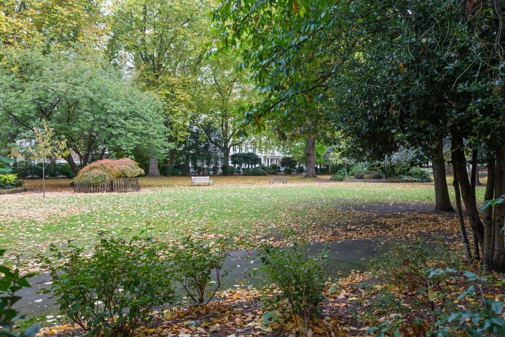 Фото Elegant 3 Bedroom Home Located in South Kensington