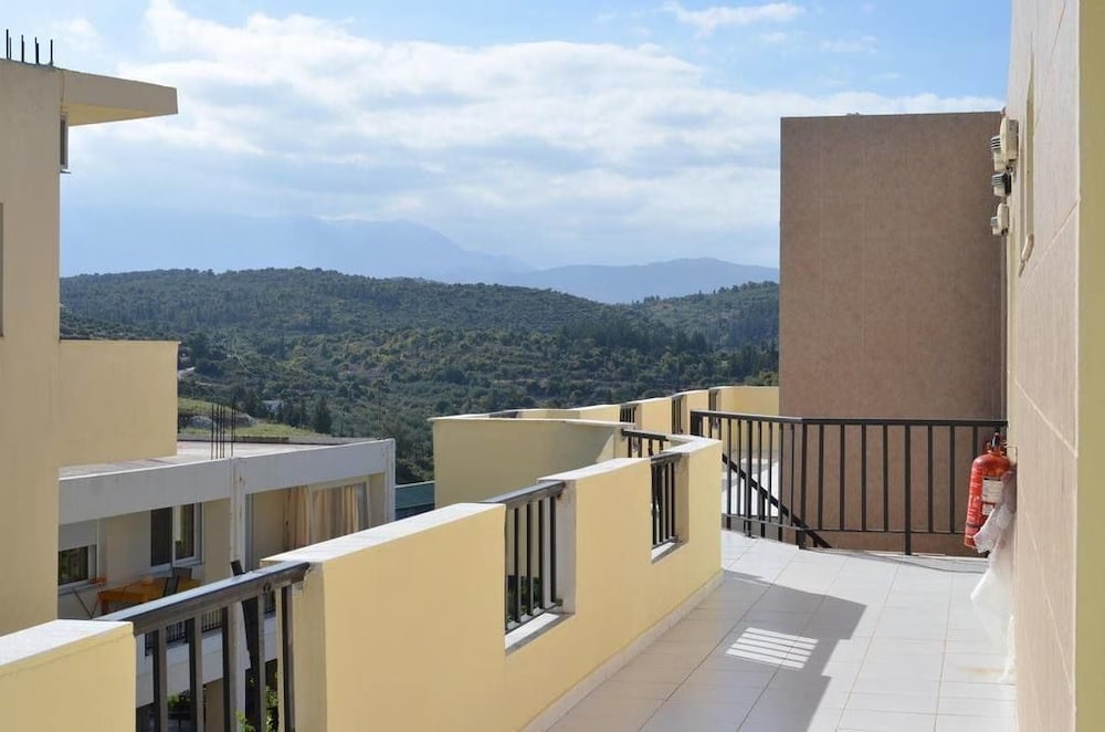 Фото Kaloudis Apartments