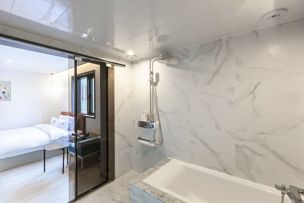 Фото Brown Dot Hotel Sasang Renecite