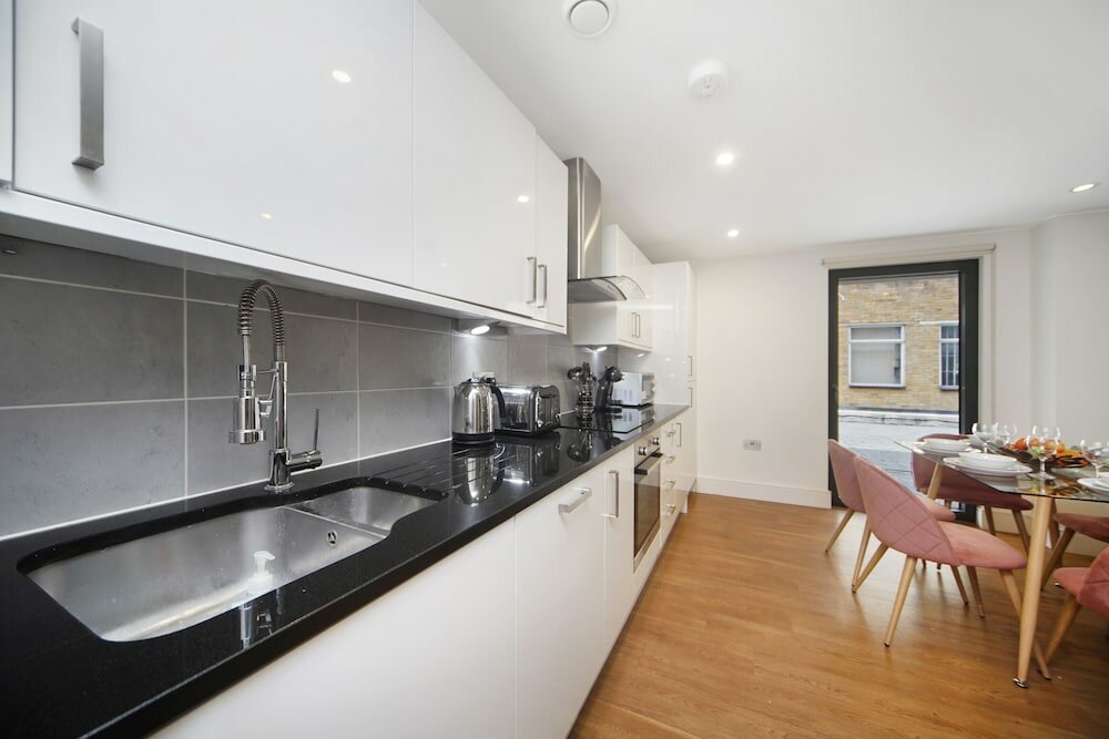Фото Modern Apartments in Bayswater Central London WiFi & Aircon - by City Stay London