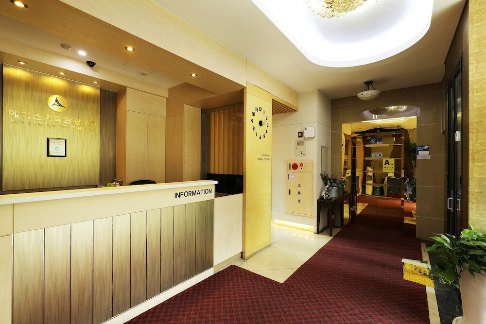 Фото Ace Family Hotel