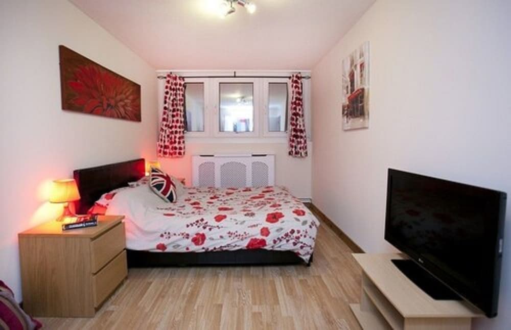 Фото Victoria Centre Apartments & Annexe