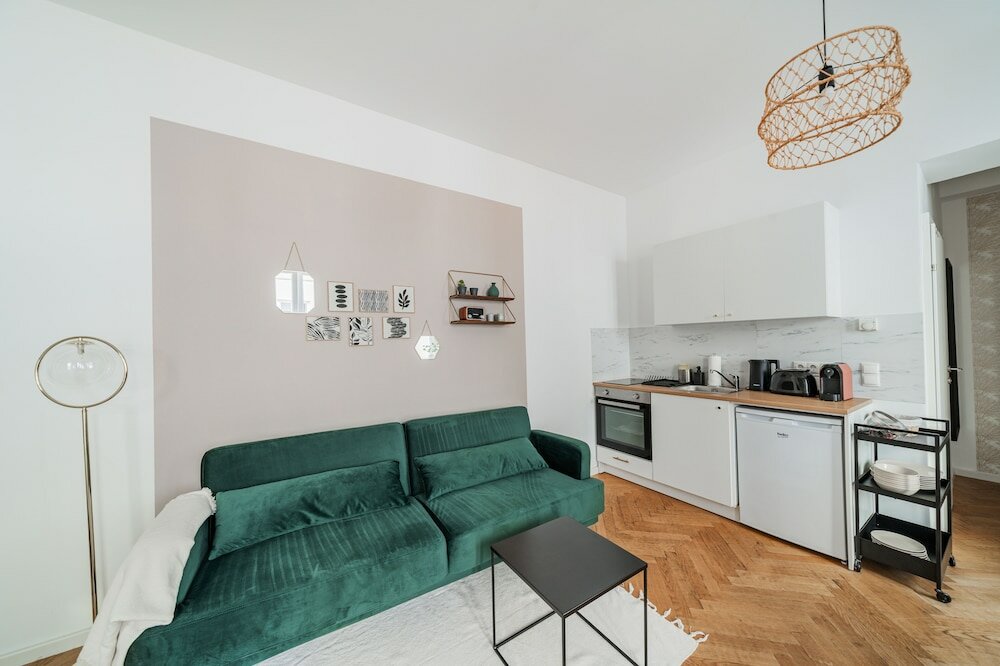 Фото The 15s Apartments