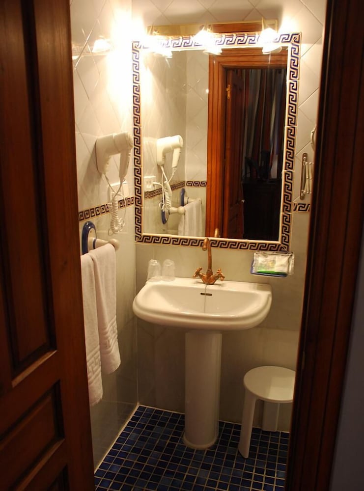 Фото Hotel Alvar Fañez