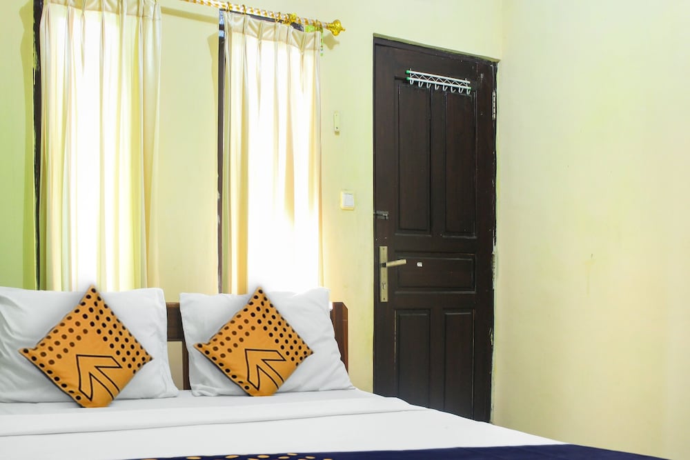 Фото Spot On 91227 Al Bayt Syariah Guest