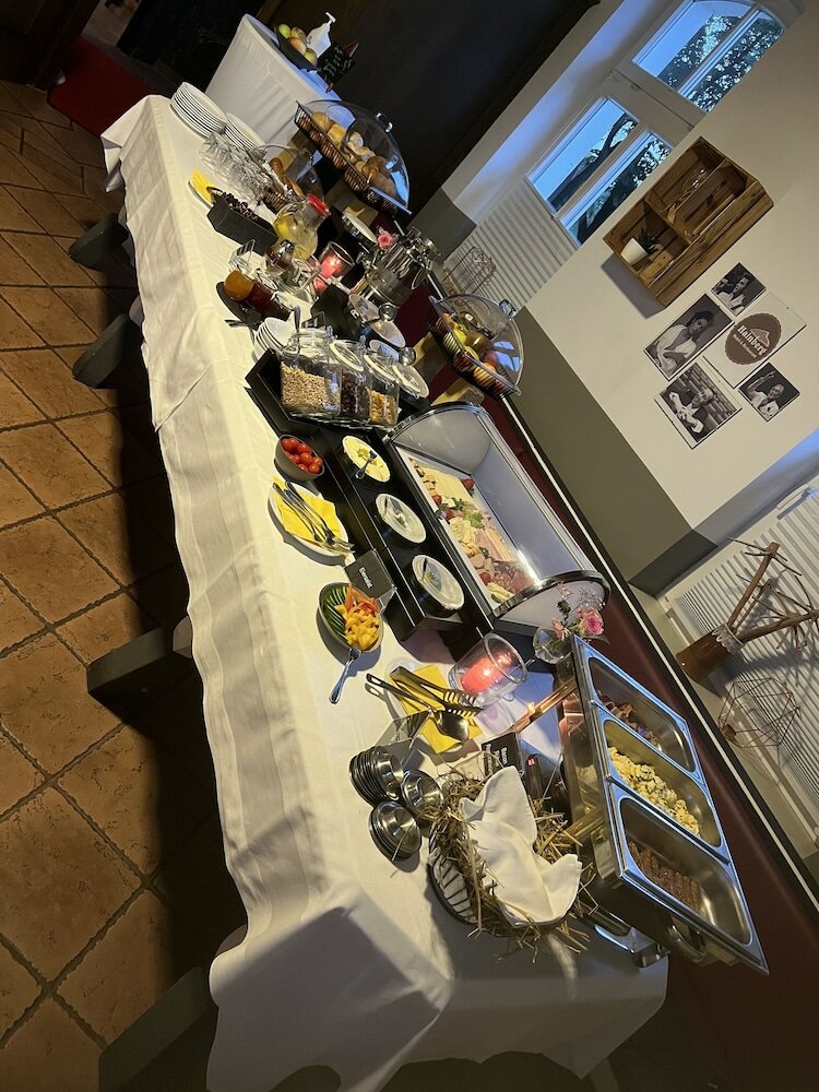 Фото Hotel und Restaurant Hainberg Ug