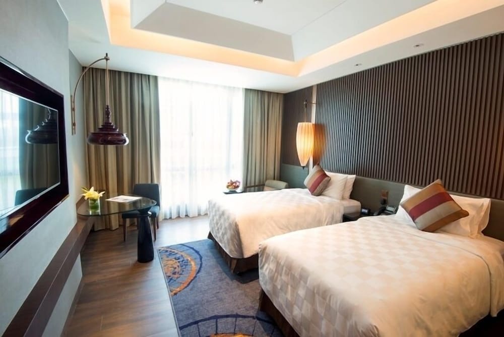 Фото Sedona Hotel Inya Wing