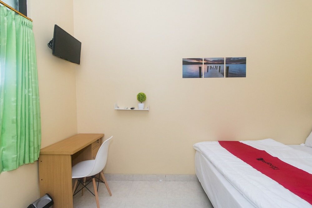 Фото RedDoorz Syariah near Stasiun Madiun