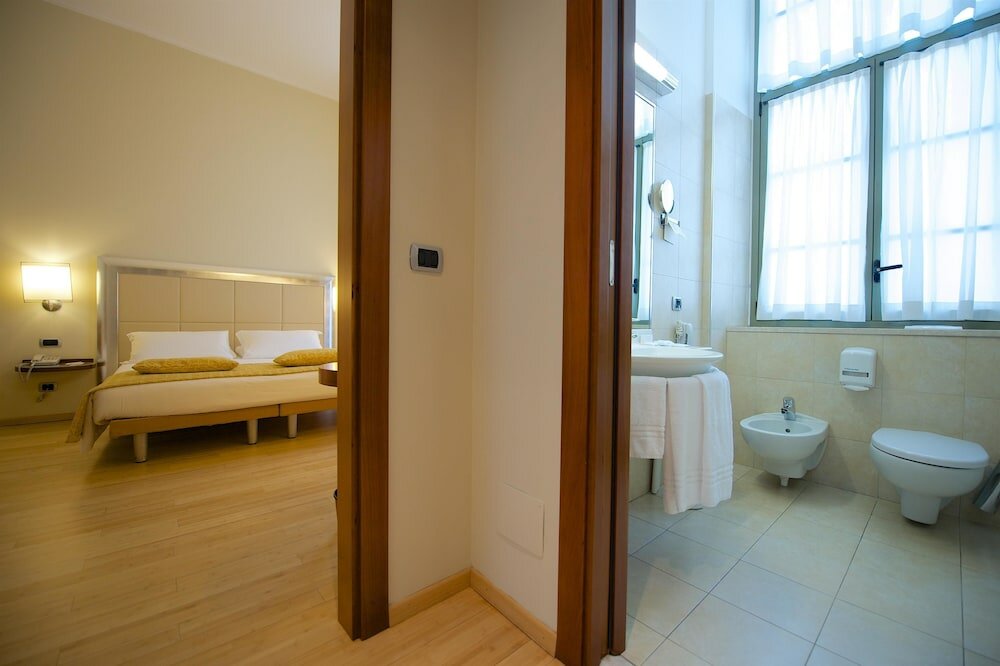 Фото Best Western Crystal Palace Hotel